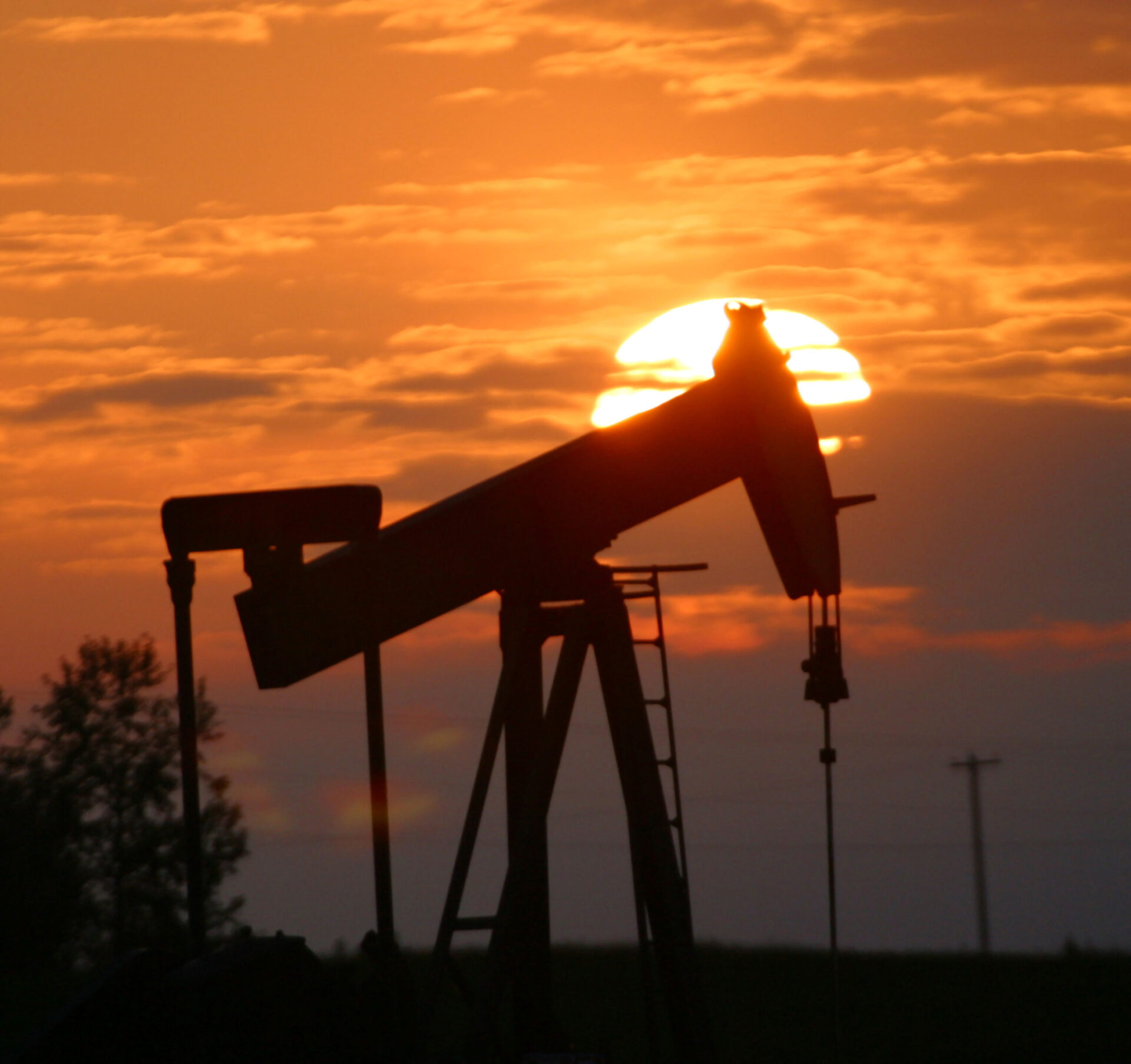 Refinery Oil