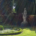 Kb-9-Statue-in-the-Garden